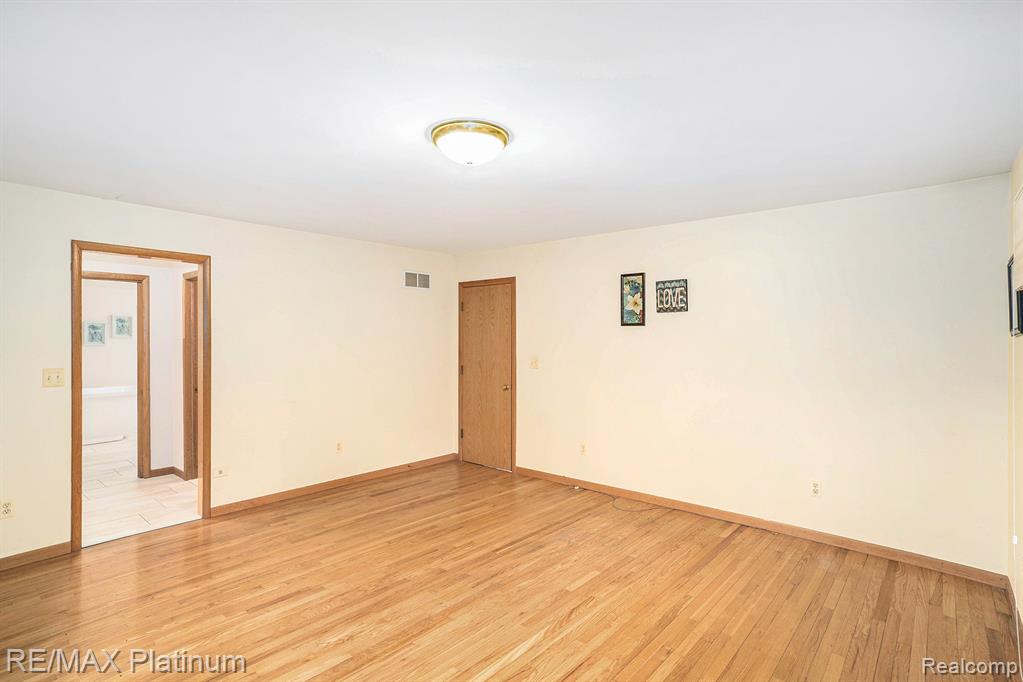6489 Cedar Lake Road Pinckney, MI 48169 - Photo 11 of 31