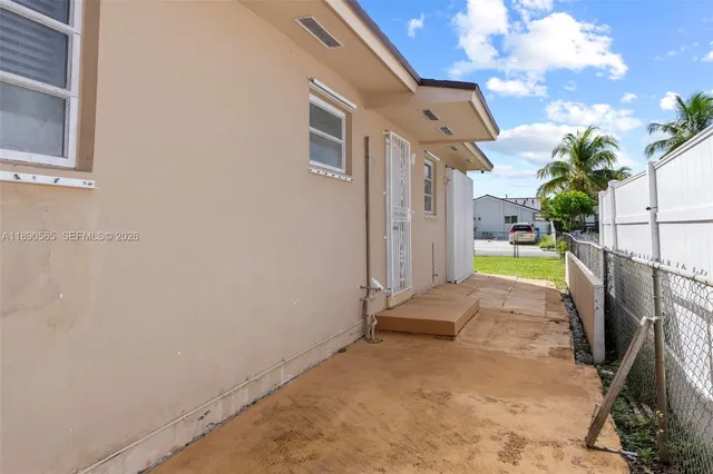 $2,400 | 5633 Southwest 40th Street, West Park, FL 33023