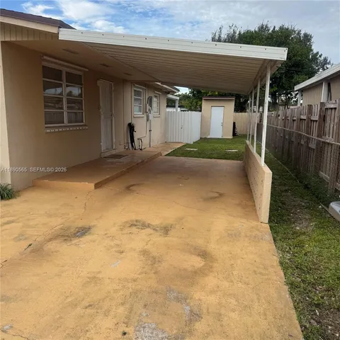 $2,400 | 5633 Southwest 40th Street, West Park, FL 33023