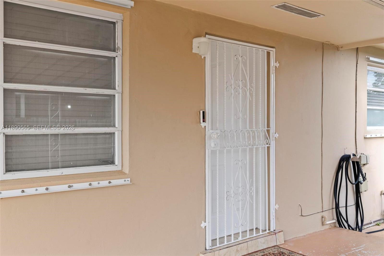 5633 Southwest 40th Street West Park, FL 33023 - Photo 4 of 29