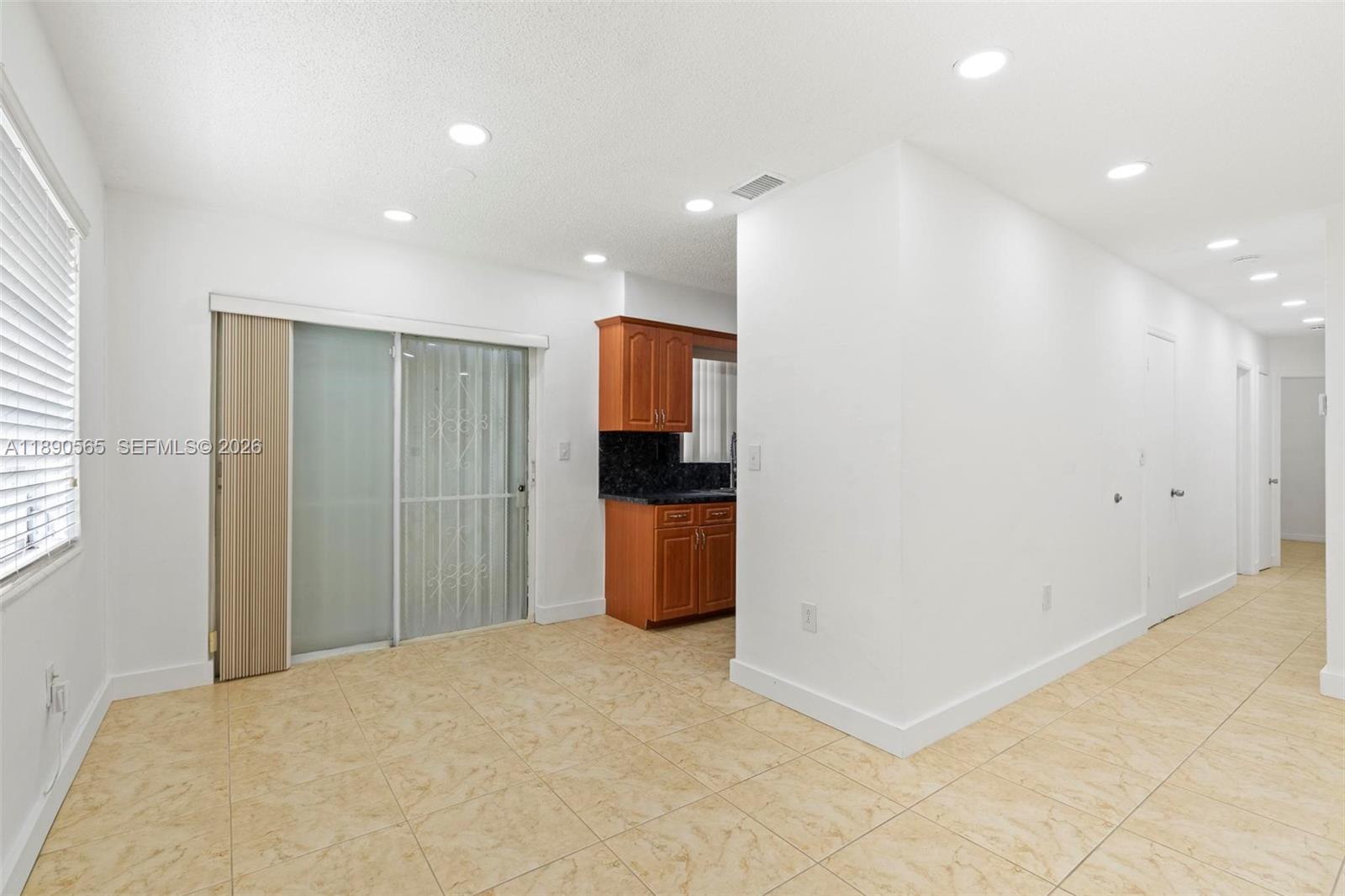 5633 Southwest 40th Street West Park, FL 33023 - Photo 8 of 29