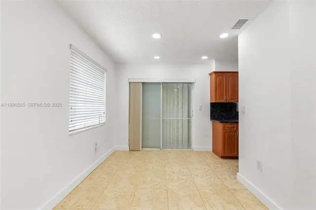 $2,400 | 5633 Southwest 40th Street, West Park, FL 33023