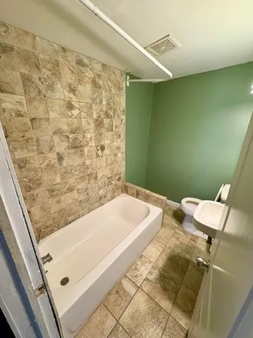 $1,250 | 148 Beyne Street, Unit 2, Mount Clemens, MI 48043