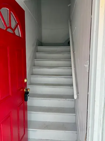 $1,250 | 148 Beyne Street, Unit 2, Mount Clemens, MI 48043