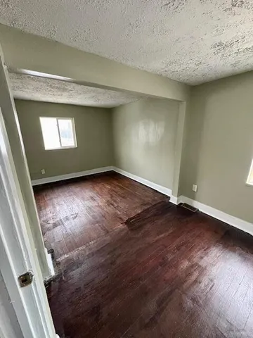 $1,250 | 148 Beyne Street, Unit 2, Mount Clemens, MI 48043