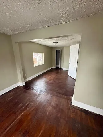 $1,250 | 148 Beyne Street, Unit 2, Mount Clemens, MI 48043