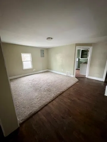 $1,250 | 148 Beyne Street, Unit 2, Mount Clemens, MI 48043