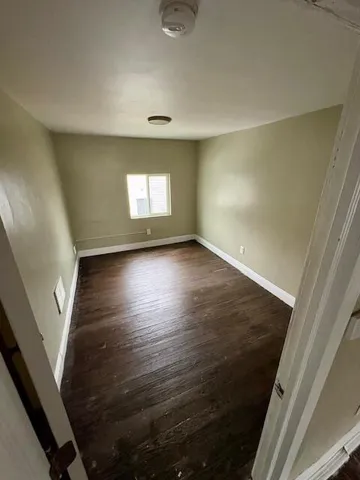 $1,250 | 148 Beyne Street, Unit 2, Mount Clemens, MI 48043