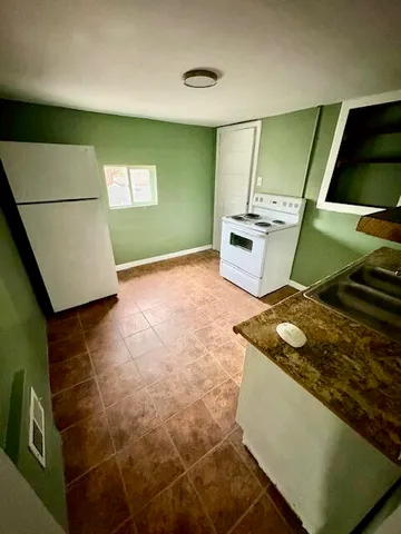 $1,250 | 148 Beyne Street, Unit 2, Mount Clemens, MI 48043