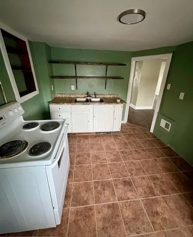 $1,250 | 148 Beyne Street, Unit 2, Mount Clemens, MI 48043