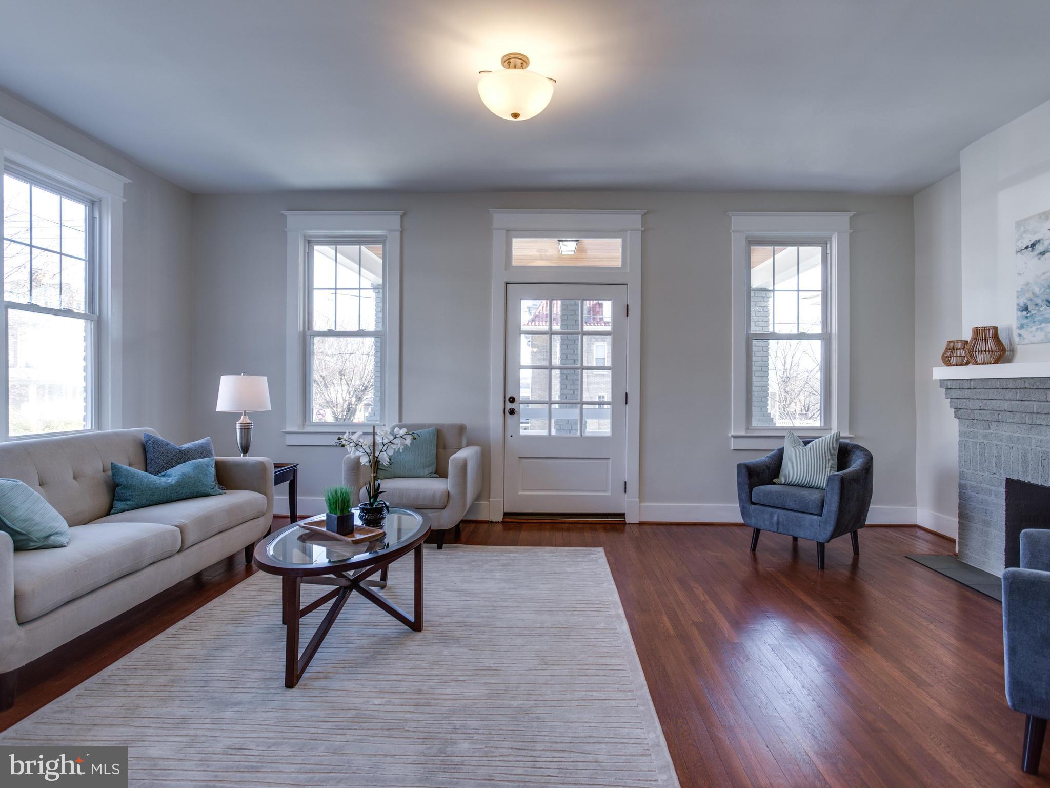 1500 Decatur Street Northwest Washington, DC 20011 - Photo 4 of 30 Living Room
