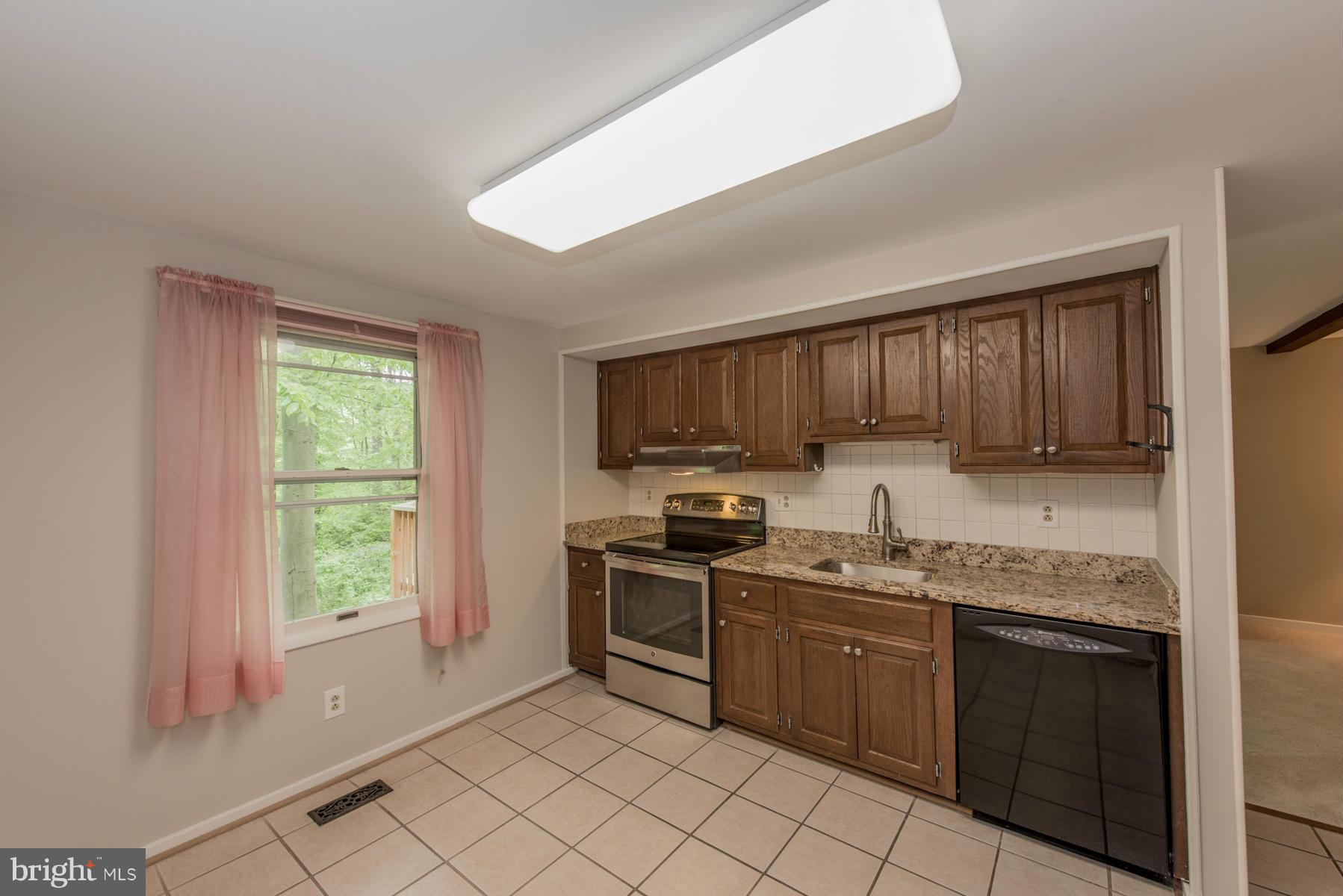 5990 Jacobs Ladder Columbia, MD 21045 - Photo 14 of 28 Kitchen