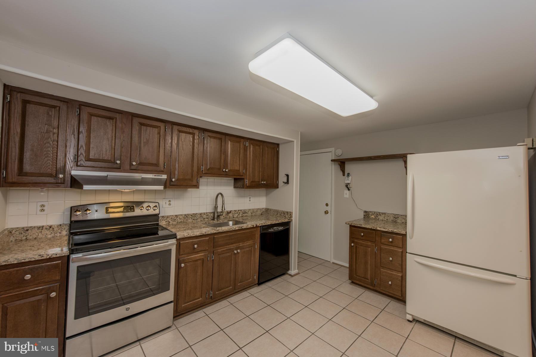 5990 Jacobs Ladder Columbia, MD 21045 - Photo 3 of 28 Kitchen