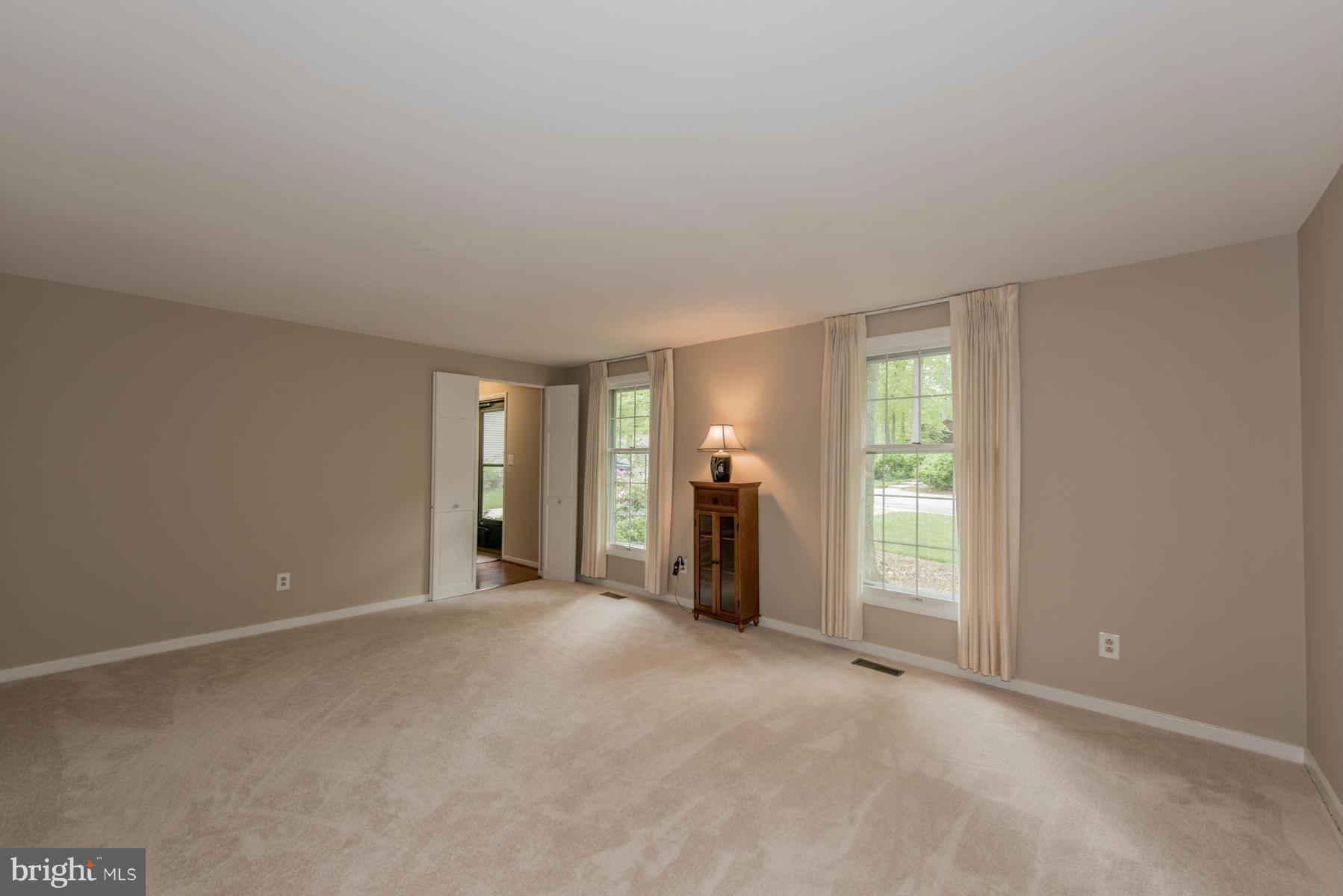5990 Jacobs Ladder Columbia, MD 21045 - Photo 8 of 28 Living Room