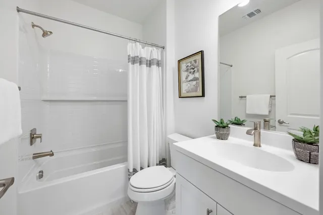 $1,164,990 | 3775 Castro Valley Boulevard, Castro Valley, CA 94546