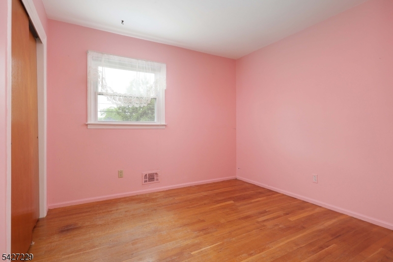76 Harrison Street Clark, NJ 07066 - Photo 19 of 28