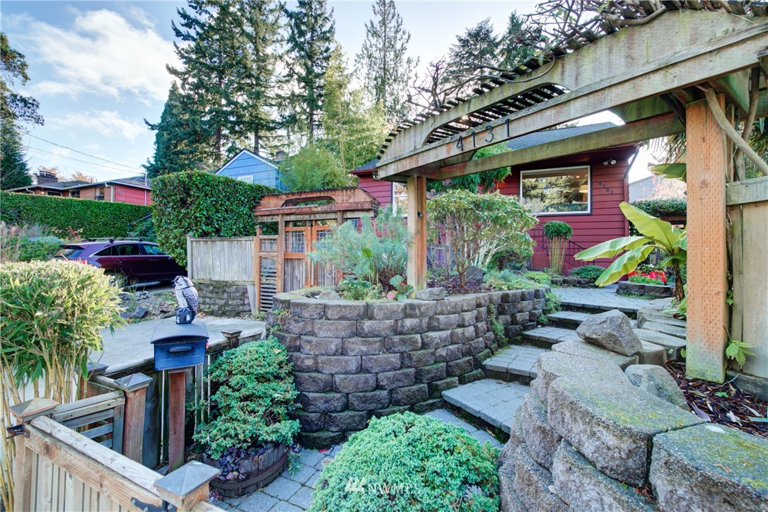 4131 Southwest Webster Street Seattle, WA 98136 - Photo 2 of 32 Gallery Image 2