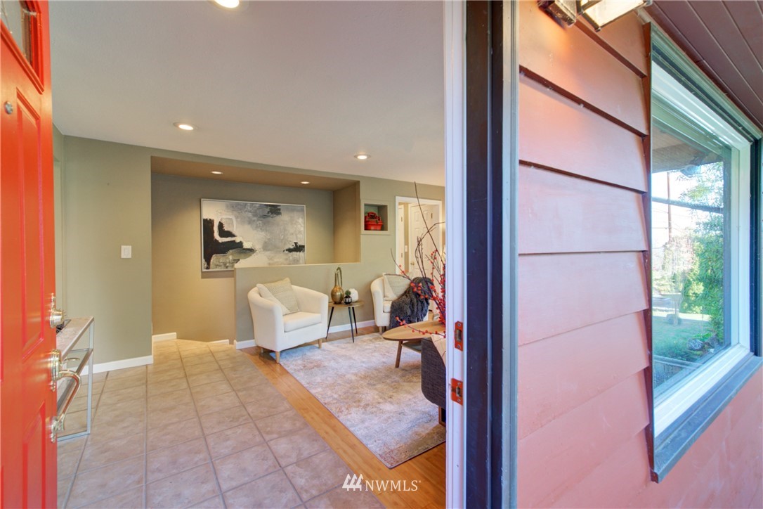 4131 Southwest Webster Street Seattle, WA 98136 - Photo 5 of 32 Gallery Image 5