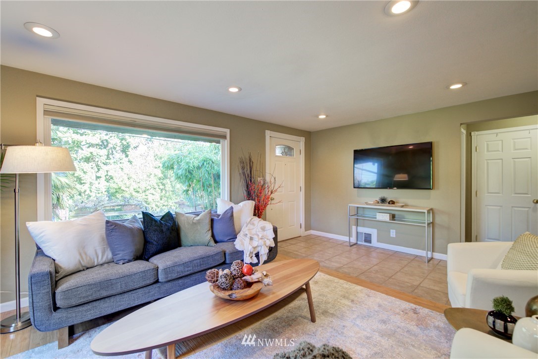 4131 Southwest Webster Street Seattle, WA 98136 - Photo 7 of 32 Gallery Image 7