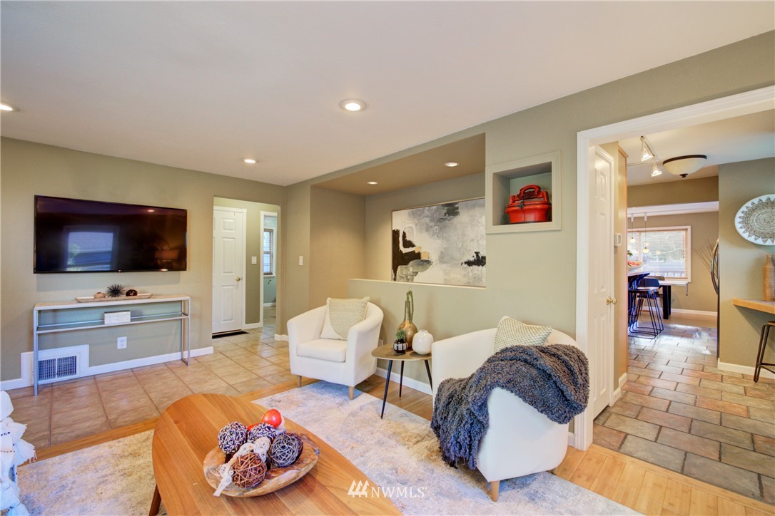 4131 Southwest Webster Street Seattle, WA 98136 - Photo 8 of 32 Gallery Image 8