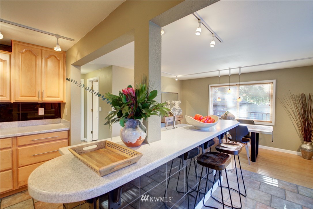 4131 Southwest Webster Street Seattle, WA 98136 - Photo 9 of 32 Gallery Image 9