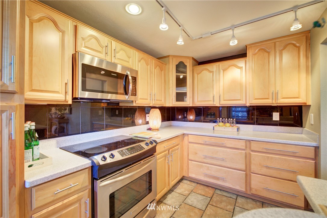 4131 Southwest Webster Street Seattle, WA 98136 - Photo 10 of 32 Gallery Image 10