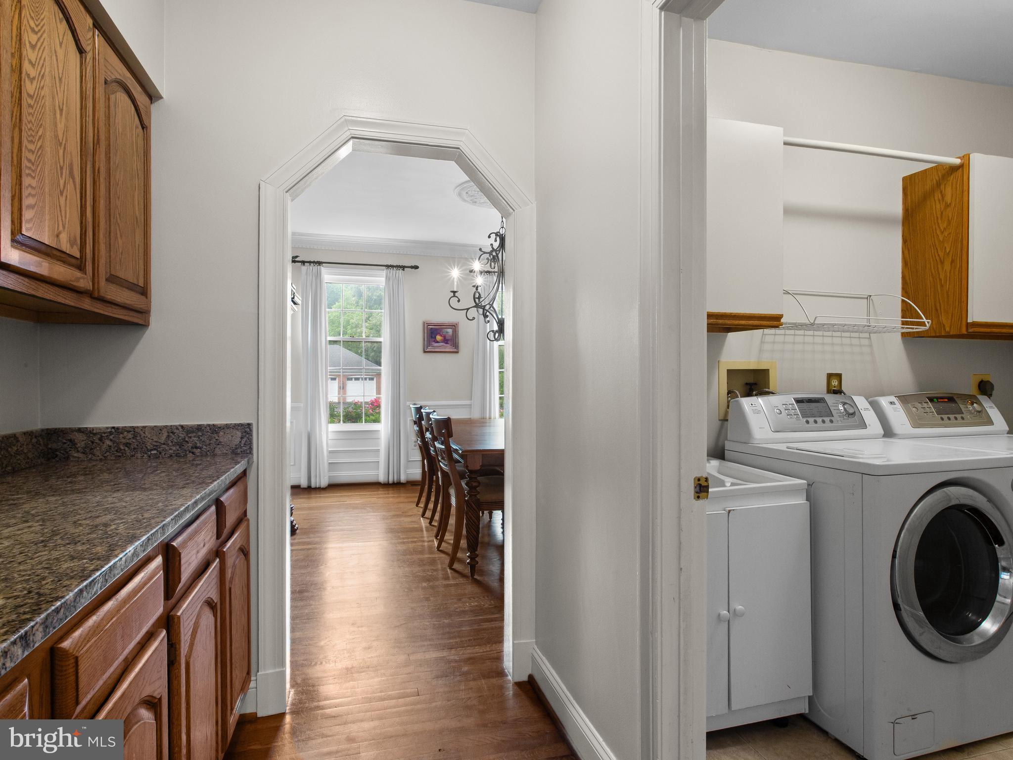 527 Post Oak Road Annapolis, MD 21401 - Photo 7 of 50 Main floor laundry