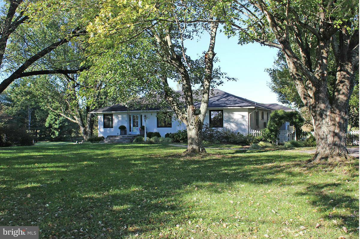 22187 Sam Fred Road Middleburg, VA 20117 - Photo 2 of 25 Exterior (Front)