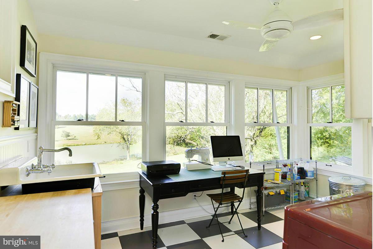 22187 Sam Fred Road Middleburg, VA 20117 - Photo 13 of 25 Interior (General)