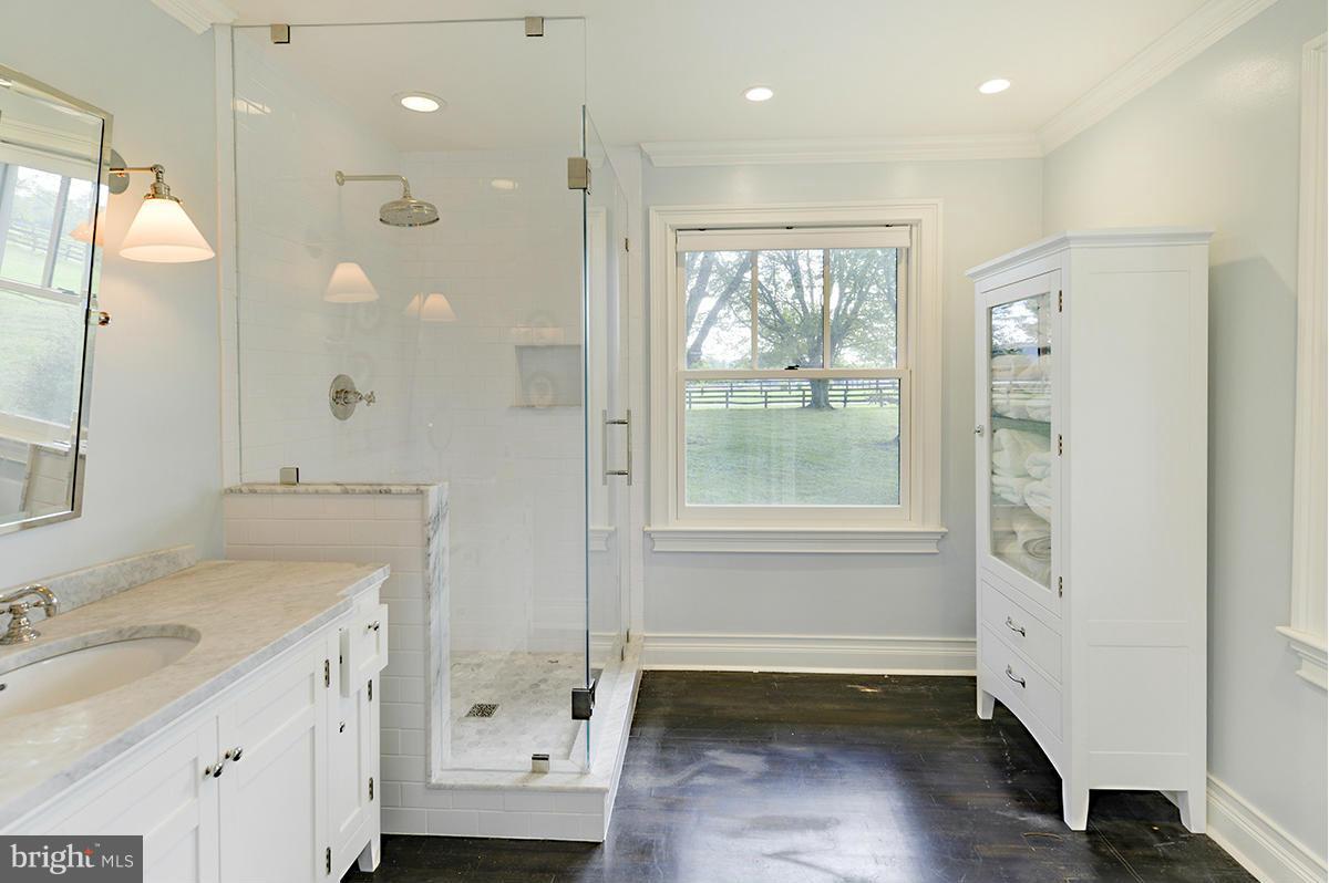 22187 Sam Fred Road Middleburg, VA 20117 - Photo 15 of 25 Bath