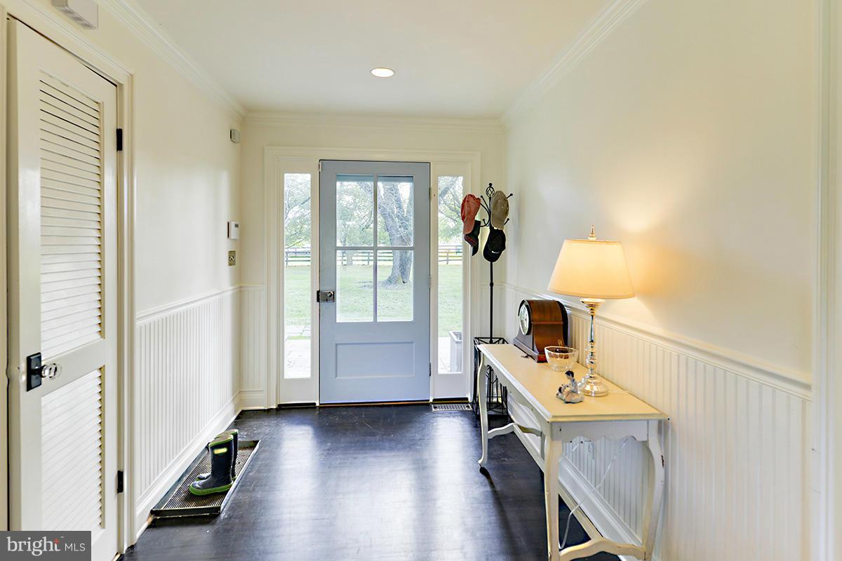 22187 Sam Fred Road Middleburg, VA 20117 - Photo 5 of 25 Interior (General)