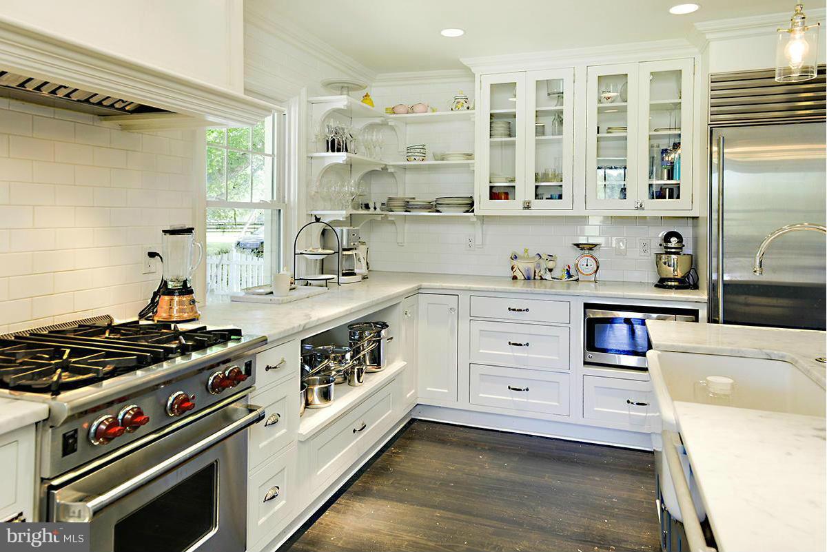22187 Sam Fred Road Middleburg, VA 20117 - Photo 9 of 25 Kitchen