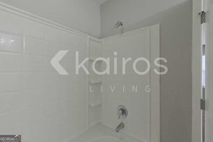 101 St Matthew Way Springfield, GA 31329 - Photo 17 of 30 a bathroom with a shower