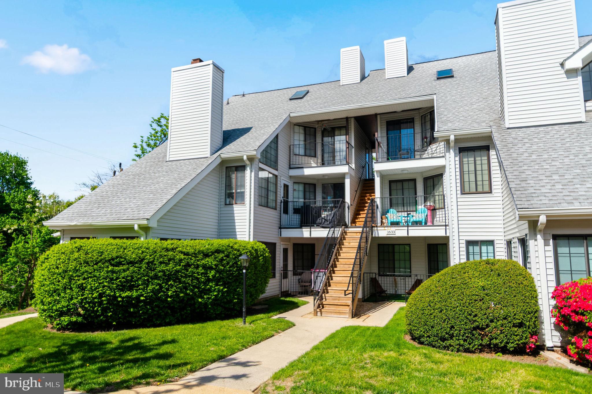 1633 Carriage House Terrace, Unit D Silver Spring, MD 20904 - Photo 3 of 25 Side View - Right