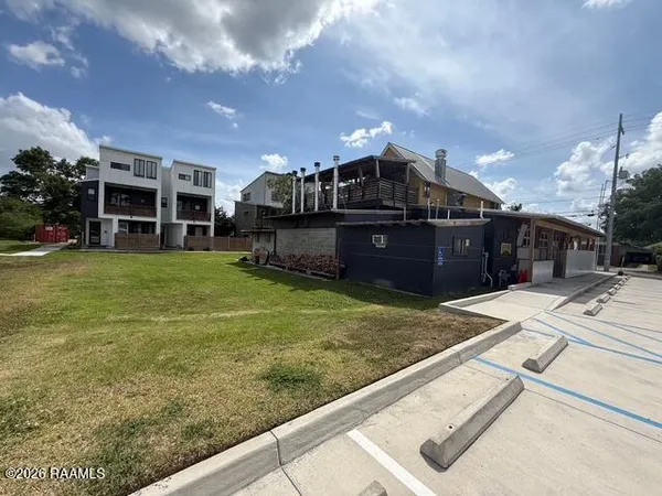 $2,700 | 1120 South Washington Street, Unit B, Lafayette, LA 70501