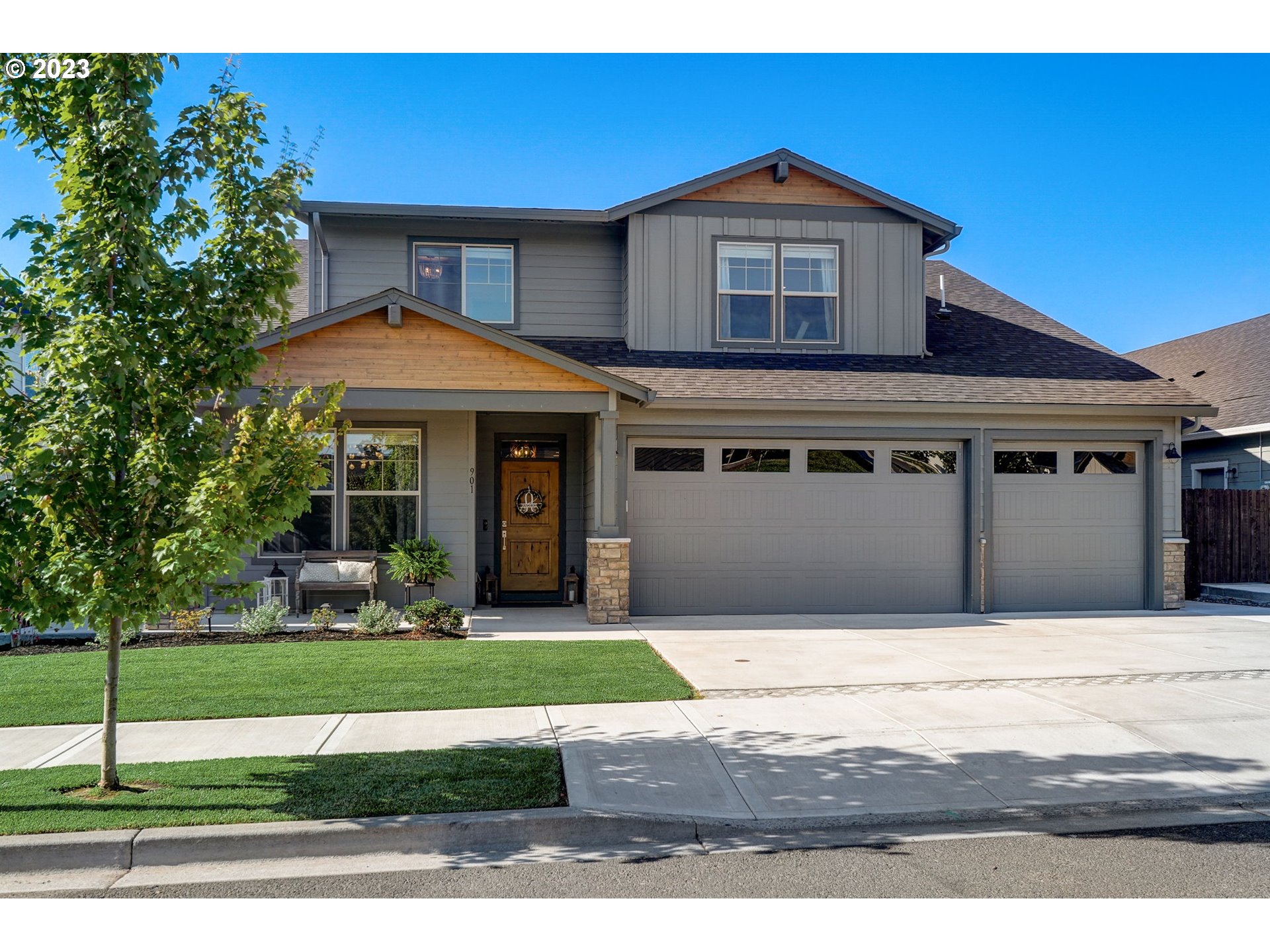 901 South Goose Loop Ridgefield, WA 98642 - Photo 2 of 36