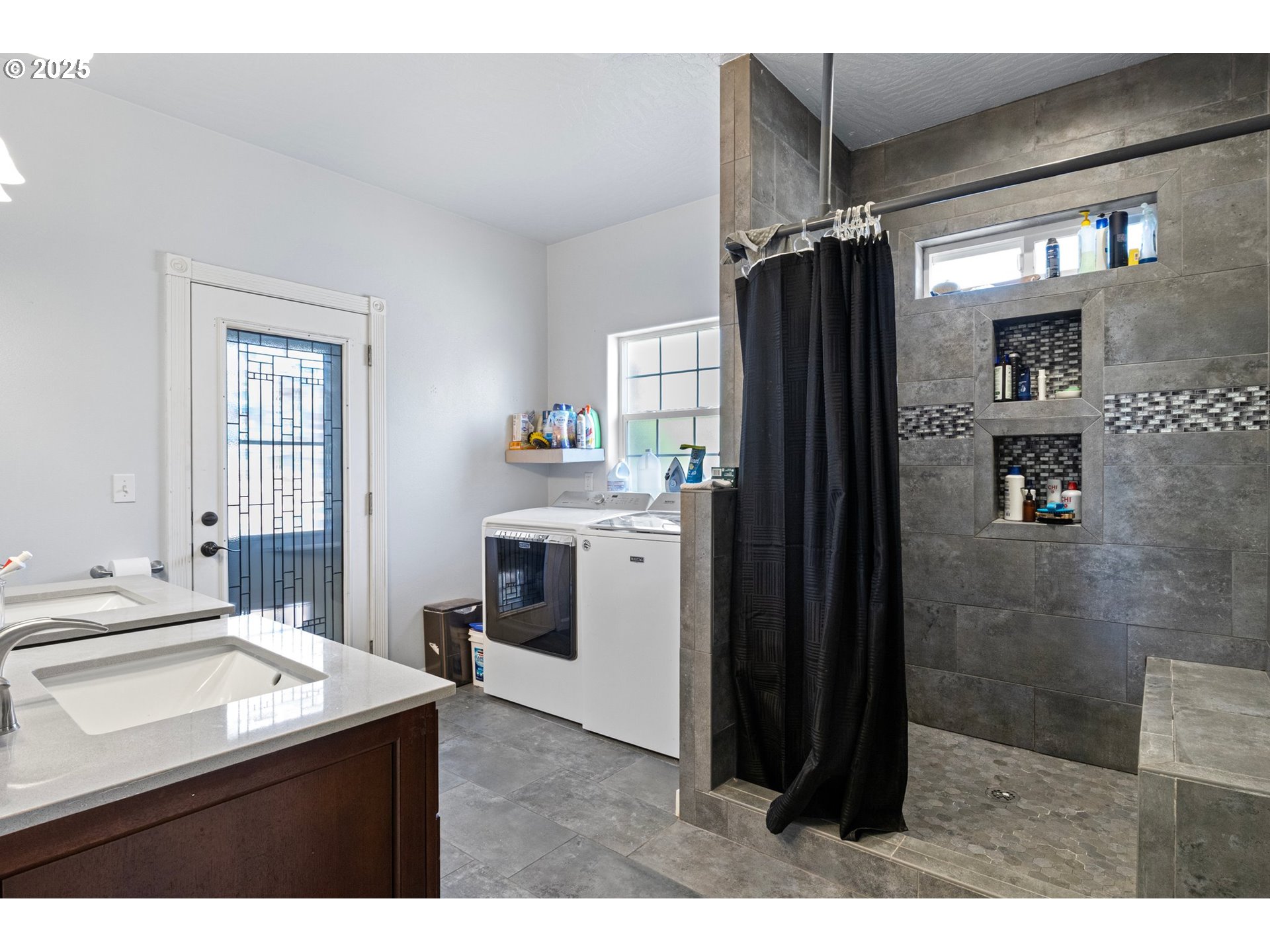 952 South 69th Street Springfield, OR 97478 - Photo 14 of 25 a kitchen with a refrigerator and a sink