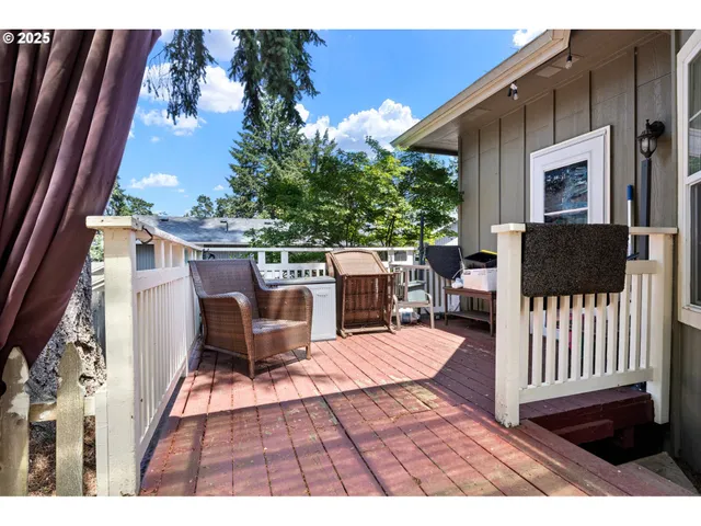 $599,999 | 952 South 69th Street, Springfield, OR 97478