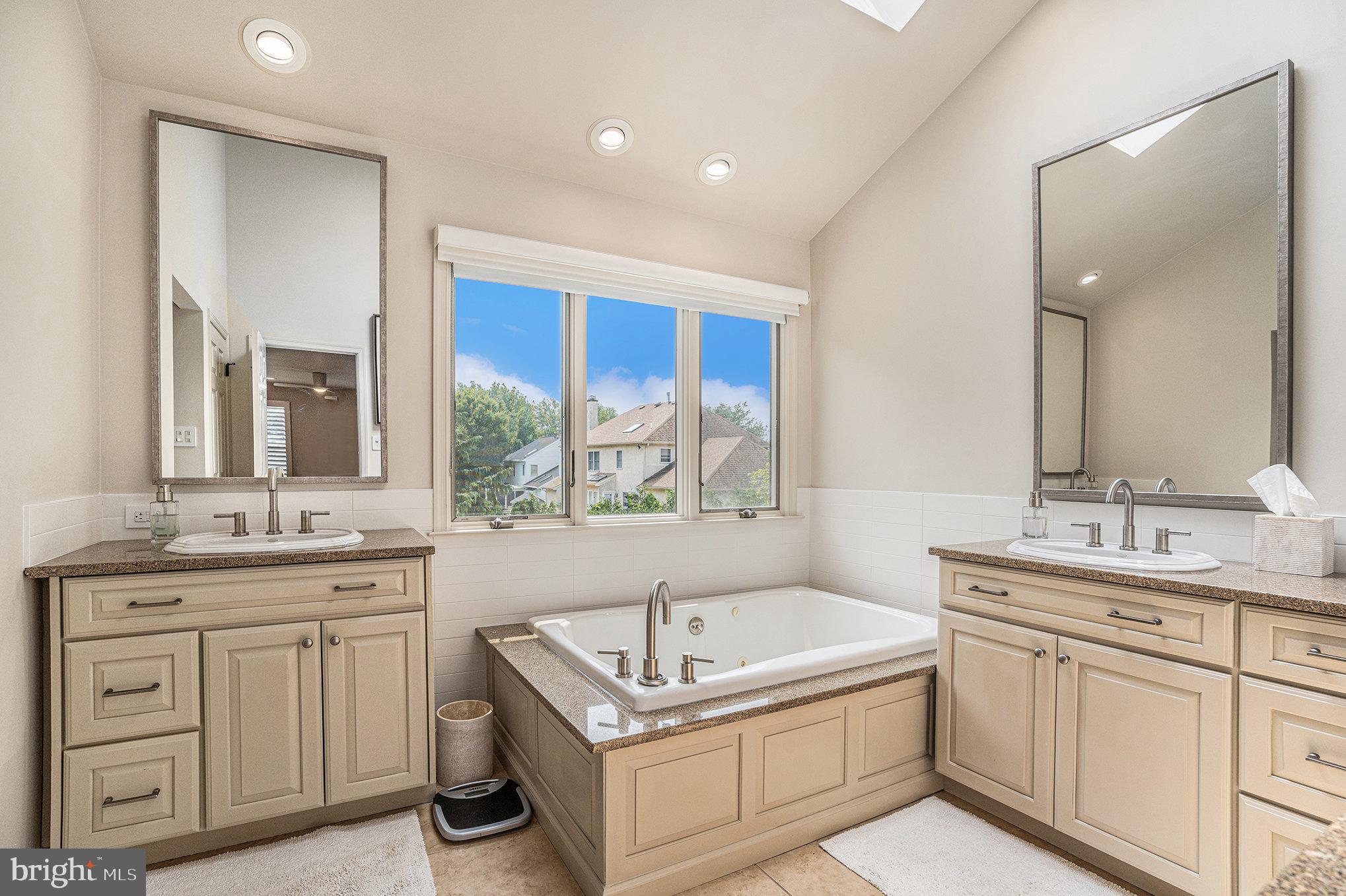 804 Redgate Road Dresher, PA 19025 - Photo 29 of 45 Primary Bathroom