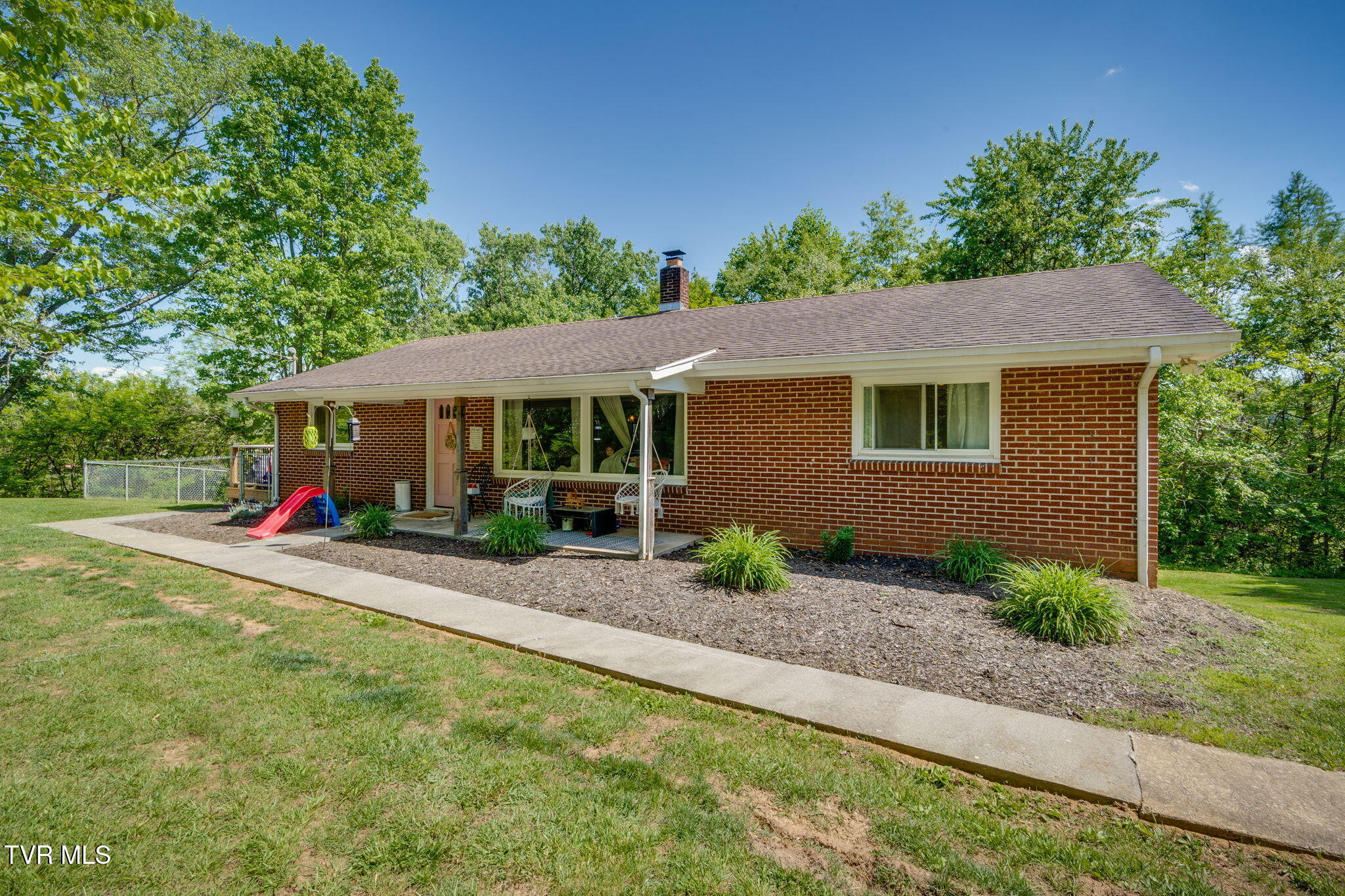 2029 Gregory Road Kingsport, TN 37665 - Photo 1 of 31 001