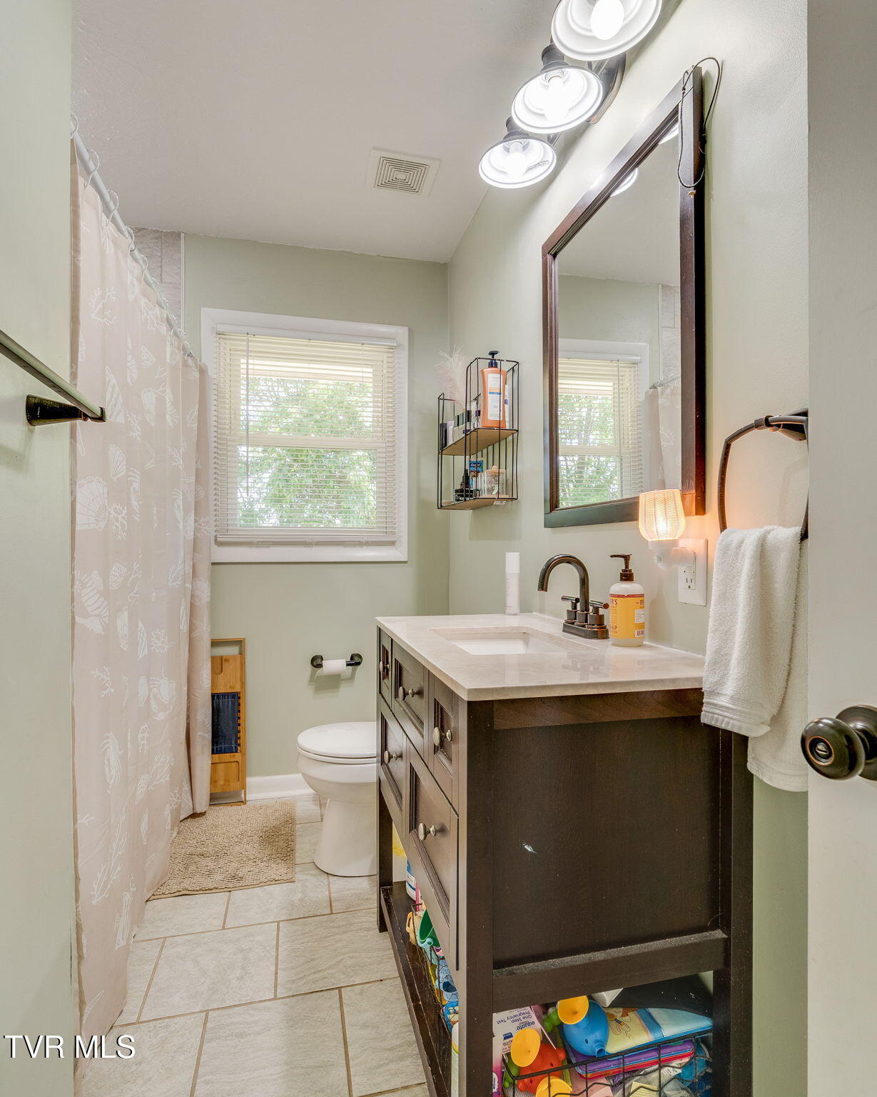 2029 Gregory Road Kingsport, TN 37665 - Photo 16 of 31 015
