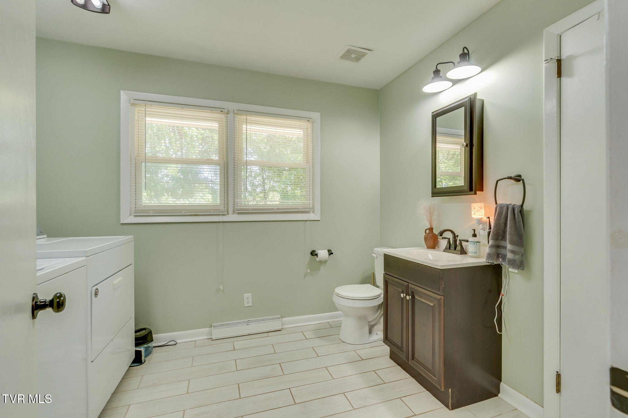 2029 Gregory Road Kingsport, TN 37665 - Photo 19 of 31 018