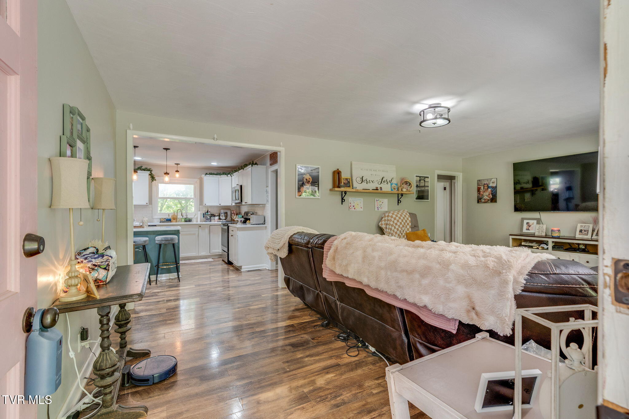 2029 Gregory Road Kingsport, TN 37665 - Photo 5 of 31 004
