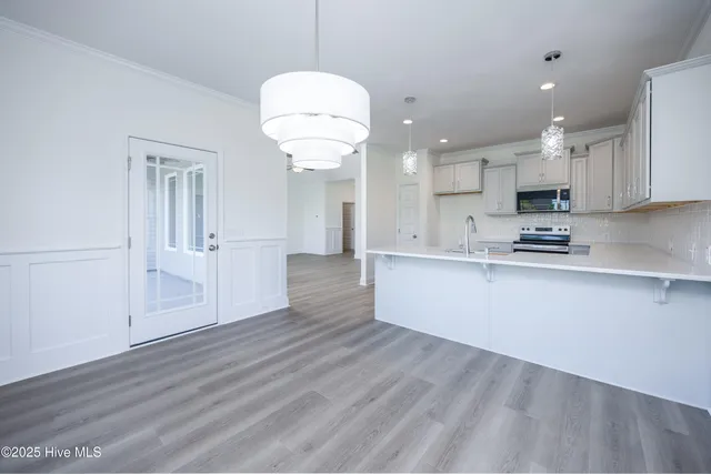 $322,500 | 103 Sunny Acres Lane, Clinton, NC 28328