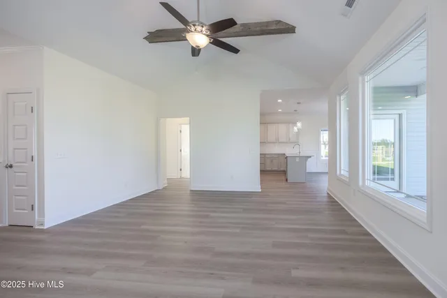 $322,500 | 103 Sunny Acres Lane, Clinton, NC 28328