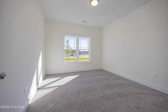 $322,500 | 103 Sunny Acres Lane, Clinton, NC 28328