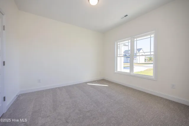 $322,500 | 103 Sunny Acres Lane, Clinton, NC 28328