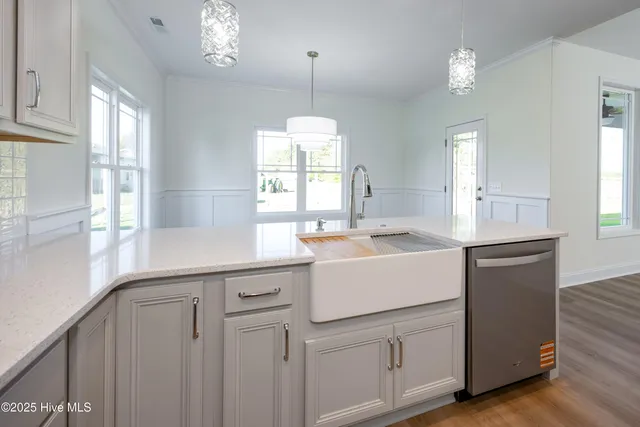 $322,500 | 103 Sunny Acres Lane, Clinton, NC 28328