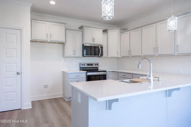 $322,500 | 103 Sunny Acres Lane, Clinton, NC 28328