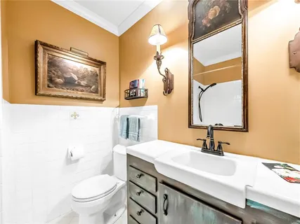 $385,000 | 409 East 108th Terrace, Kansas City, MO 64131